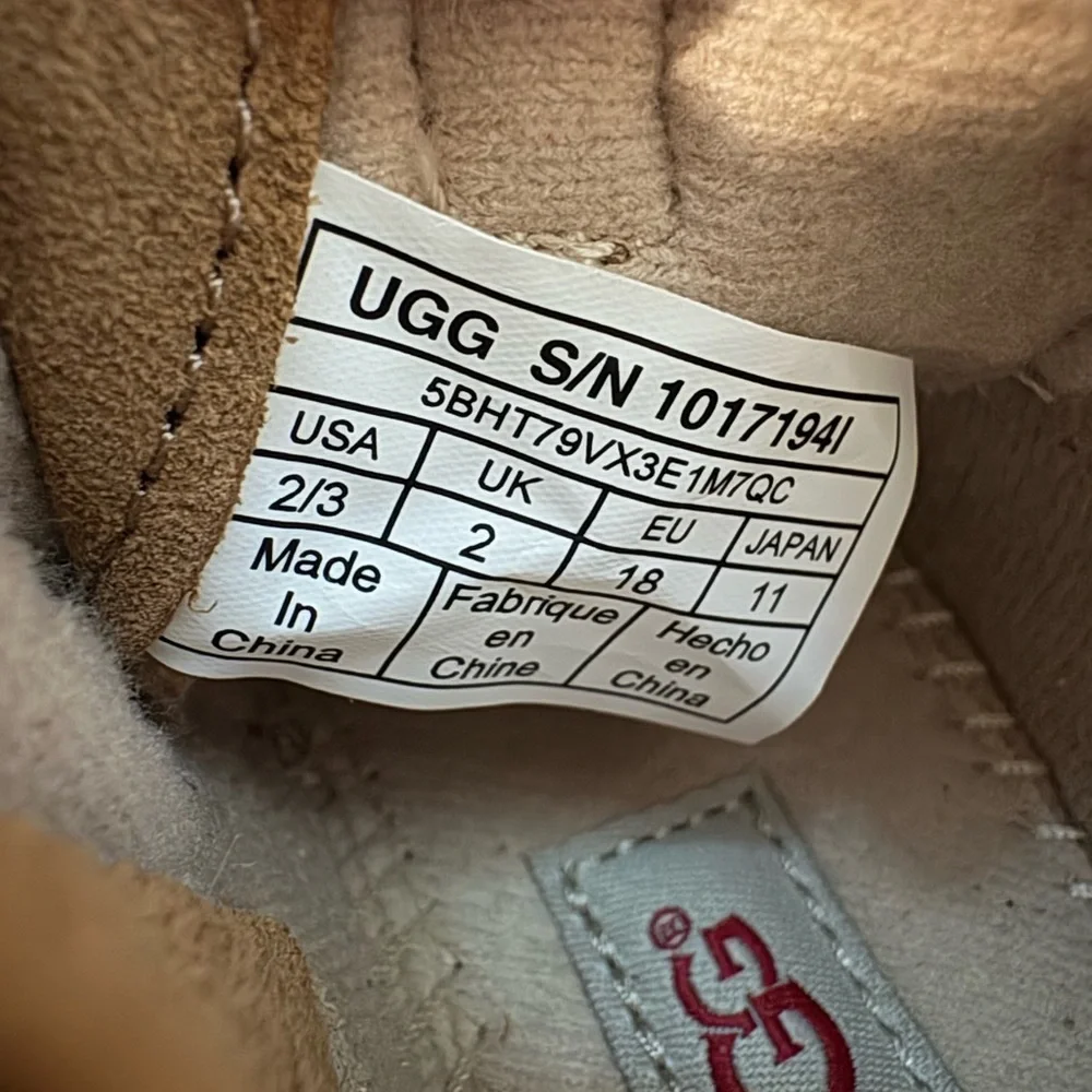 NWOB UGG Infant Chukka Boot - Tan and Red - Size US 2/3